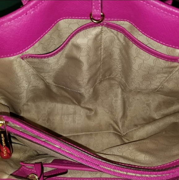 Michael Kors Jet Set Travel - Picture 3 of 7